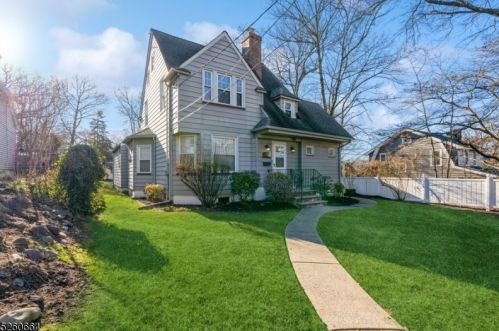393 Chestnut St, Nutley, NJ 07110-2236