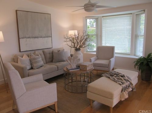 1060 Foxburg Rd, Seal Beach CA  90740-3220 exterior