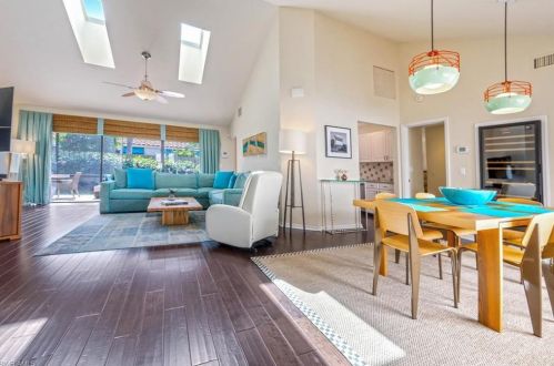 804 Reef Point Cir, Naples, FL 34108-8738