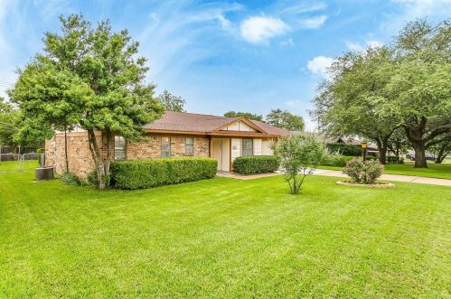 6470 Westrock Dr, Fort Worth TX  76133-5015 exterior