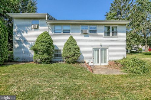 705 Henry St, Navy Sup Dpt, PA 17055-3975