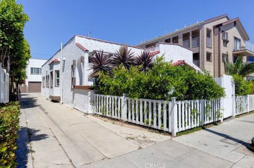 757 Redondo Ave, Long Beach CA  90804-5140 exterior