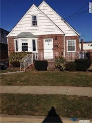 528 3rd St, New Hyde Park NY  11040-2832 exterior