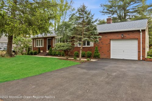 1112 Berkeley Ave, Tinton Falls, NJ 07712-3606