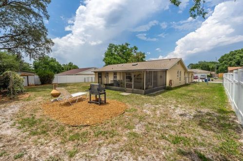 1562 Twin Palms Loop, Lutz FL  33559-6763 exterior