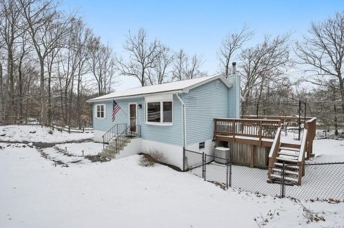 216 Van Macky Rd, New Hamburg, NY 12590-6928