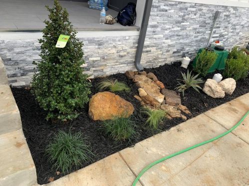 9108 Shoshone Trl, Lewisville TX  75022-7039 exterior