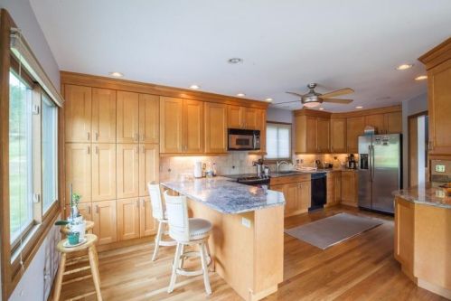 7228 Camargowoods Dr, Cincinnati OH  45243-2208 exterior