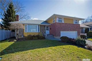 137 Ketchams Rd, Syosset, NY 11791-6728
