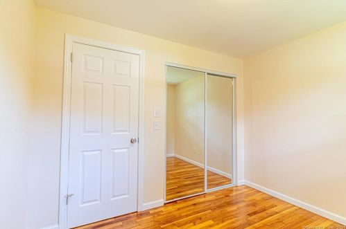 23 Mcintosh Ave, Uncasville CT  06382-2227 exterior
