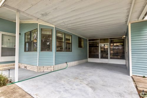 3226 Wekiva Rd, Tavares, FL 32778-4818