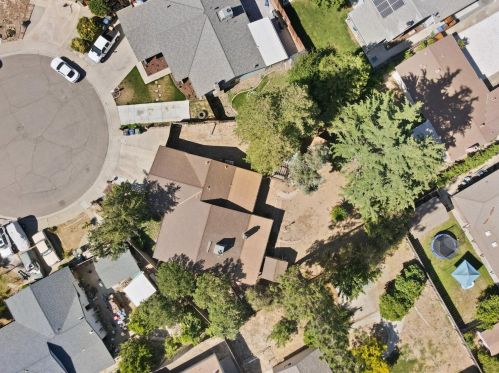 730 Fenn Ct, Turlock CA  95382-1643 exterior