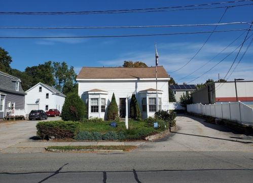 6 Slater St, Webster, MA 01570-2350