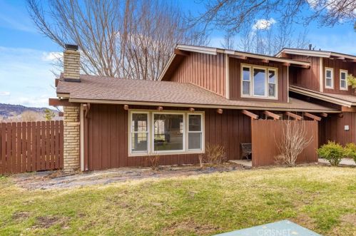 65 Meadow Lakes Dr, Tehachapi, CA 93561-9685