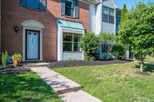 325 Hampshire Ct, Piscataway NJ  08854-6248 exterior