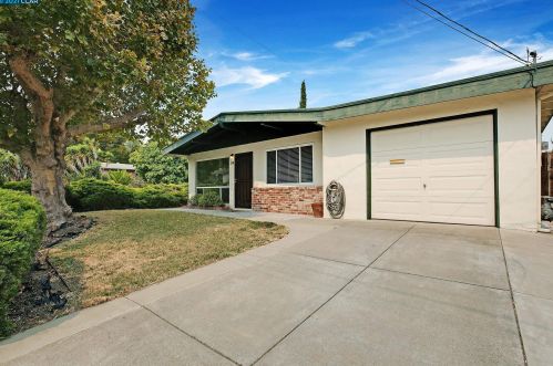 2301 Orleans Dr, Pinole, CA 94564-1645