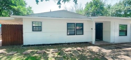 2636 Gross Rd, Dallas, TX 75228-4521