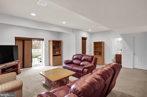 4 Ledgestone Dr, Siddonsburg PA  17019-9805 exterior