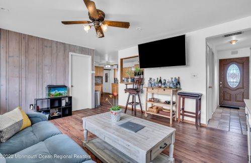 1019 Bowsprit Pt, Lacey Township NJ  08734-2706 exterior