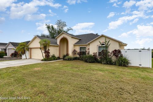 3941 Tangle Dr, Titusville, FL 32796-2250