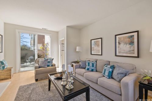 600 Landmark Ln, Redwood City CA  94065-2888 exterior