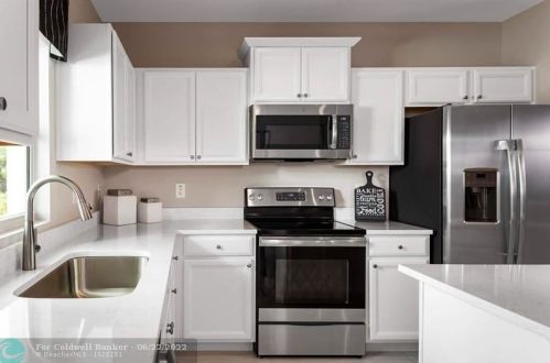 3668 Sapphire Hollow Way, Fort Pierce FL  34981 exterior