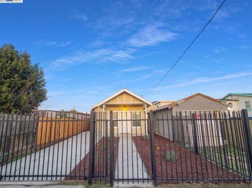 9114 B St, Oakland, CA
