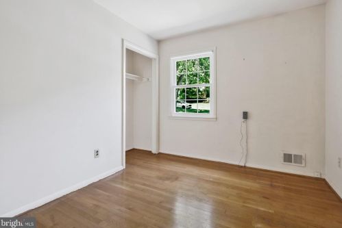 7905 Jansen Dr, Springfield VA 22152-2412 exterior