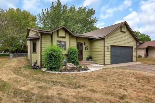 1225 36th Ave, Saint Cloud, MN 56303-1538