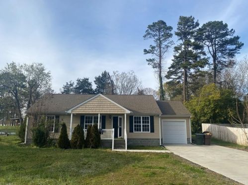 906 Creek Ridge Rd, Greensboro NC  27406-4806 exterior