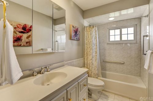 14 Twain Ave, Old Bridge NJ  08857-2109 exterior