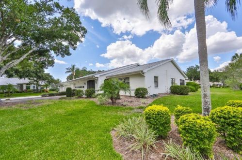 2501 Lynx Rd, Ruskin, FL 33573-6552