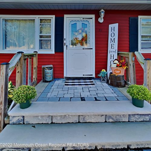 51 Birch Dr, Bricktown, NJ 08723-6921