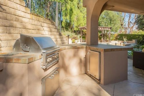 2965 Hillside Dr, West Covina CA  91791-3769 exterior