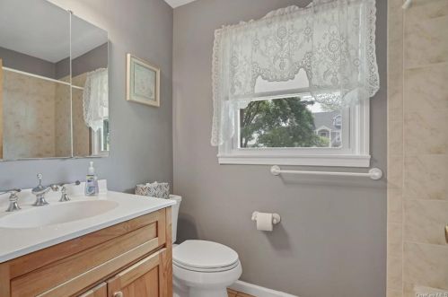 257 Osborne Hill Rd, Fishkill NY  12524-2510 exterior