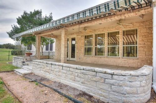 138 Crepe Myrtle Ln, Georgetown TX 78633-4723 exterior