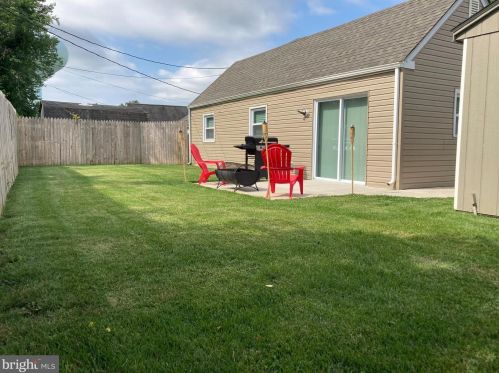 18 Harrow Pl, Wilmington DE  19805-1241 exterior