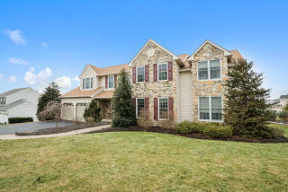 409 Devon Ln, Gardenville, PA
