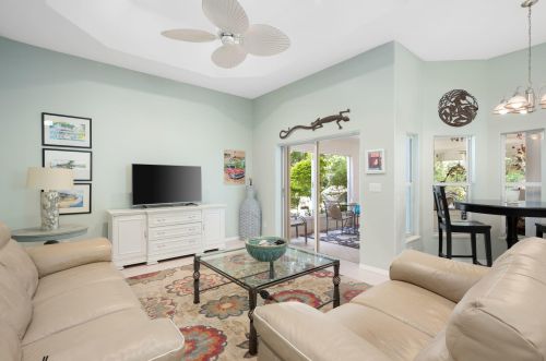 2045 27th Ave, Vero Beach FL  32960-3010 exterior