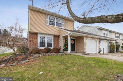 166 Stratton Ln, Mount Laurel, NJ 08054-3301