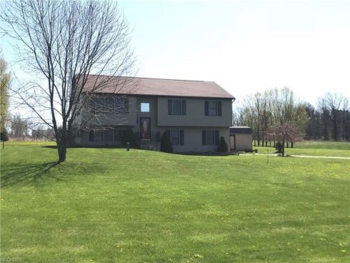 14645 Misty Ln, Easton, OH 44270-9540