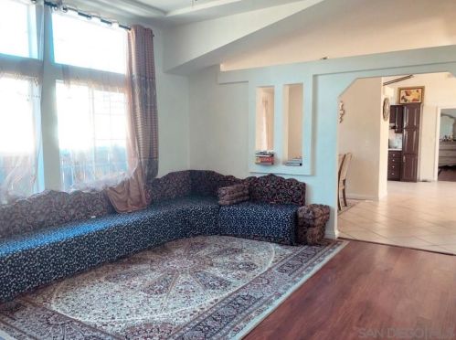 2885 Chollas Rd, San Diego CA 92105-4817 exterior