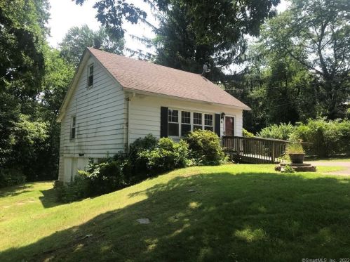29 Coer Rd, Waterbury, CT 06712-1616