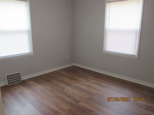 5330 27th St, Milwaukee WI  53221-3724 exterior