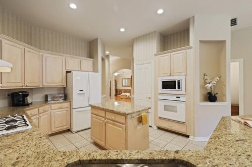 6001 Park Ln, Lewisville TX  75028-3775 exterior