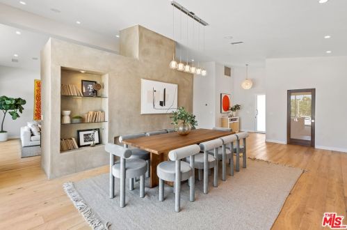 3423 Scadlock Ln, Van Nuys CA  91403-4315 exterior
