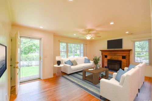 257 Sunset Ave, West Hampton Beach NY  11978-2037 exterior