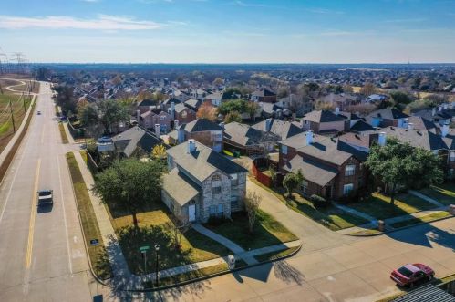 1301 Marken Ct, Carrollton TX  75007-1105 exterior