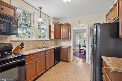 704 Glenside Ave, Wyncote PA 19095-1220 exterior