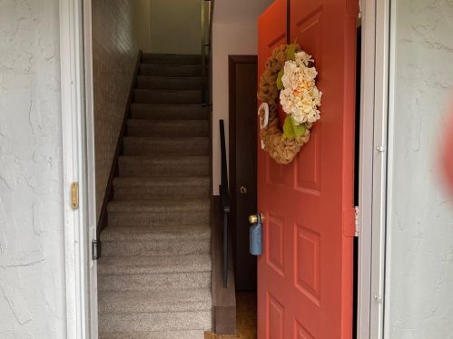 314 Woodbridge Dr, Pittsburgh, PA 15237-3360